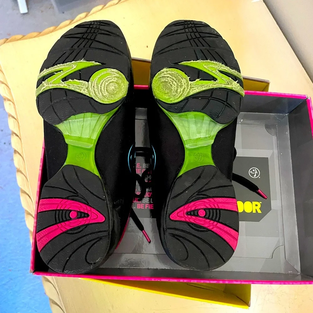 Authentic Zumba Shoes Size 7! Worn 2 times only!! - Picture 4 of 5